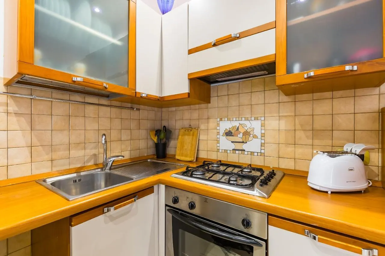 Apartment Tolentino Studio Flat By Napoliapartments Italy