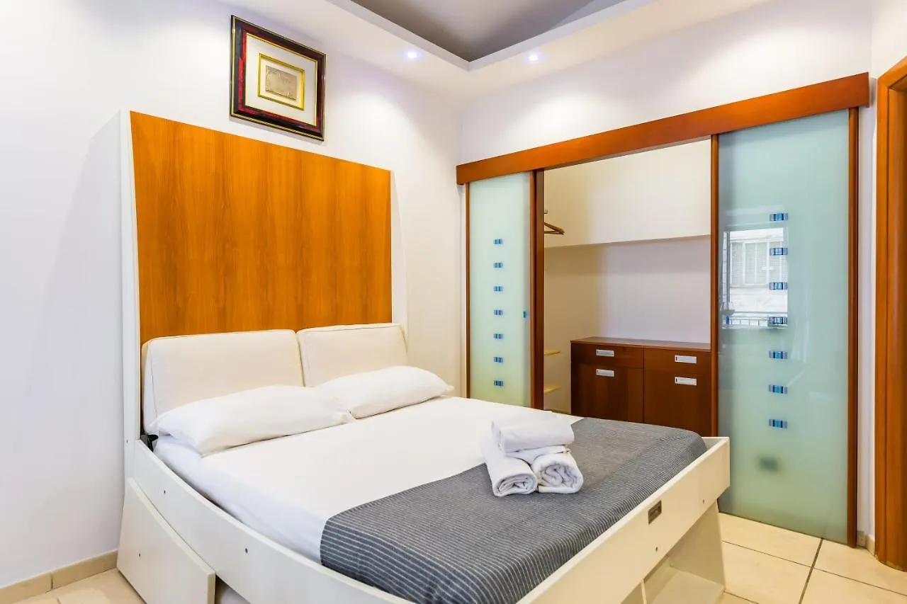Tolentino Studio Flat By Napoliapartments 0*, Naples