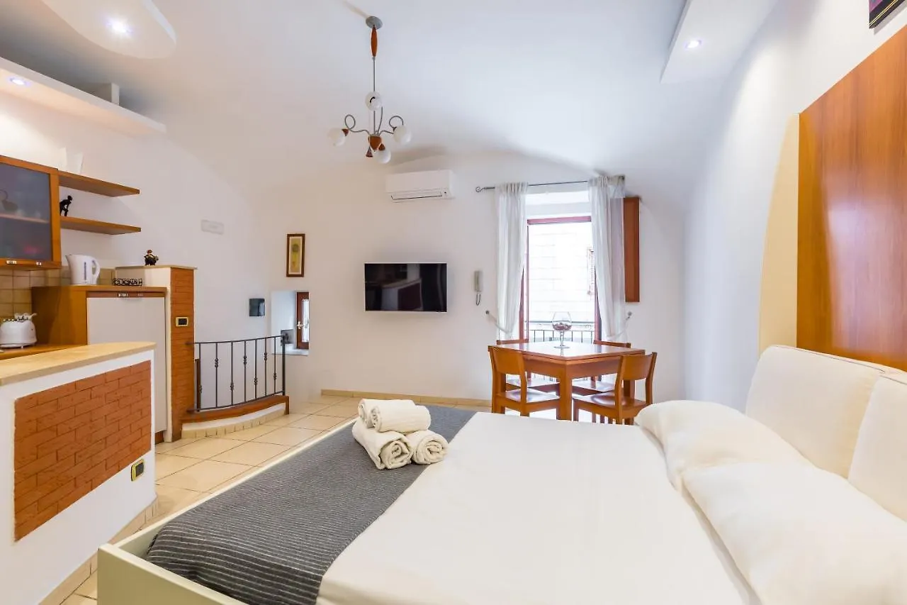 Apartament Tolentino Studio Flat By Napoliapartments