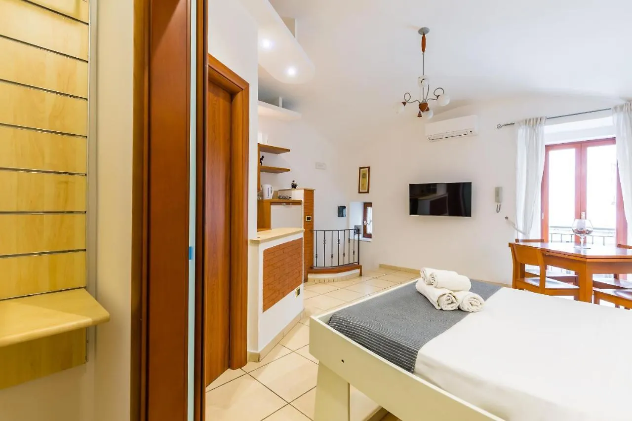 Tolentino Studio Flat By Napoliapartments 0*, Neapol